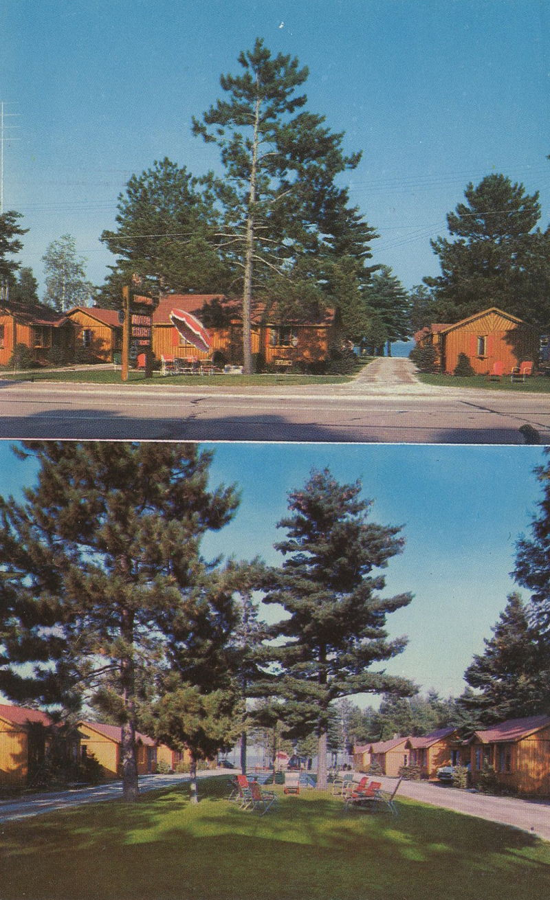 Chippewa Motor Court - Vintage Postcard